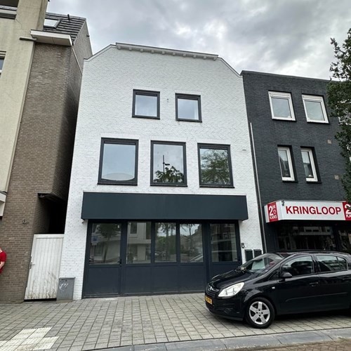 Valkenswaard, Eindhovenseweg, galerijflat - foto 1